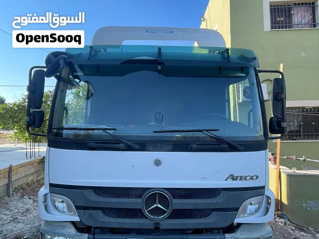 مارسيدس اتيكو 1018