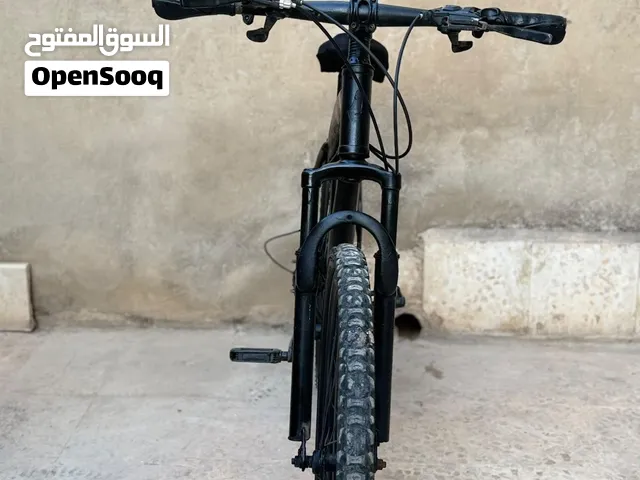 دراجة هوائية (سيكل) جبلية لون أسود مطفي بحالة ممتازة