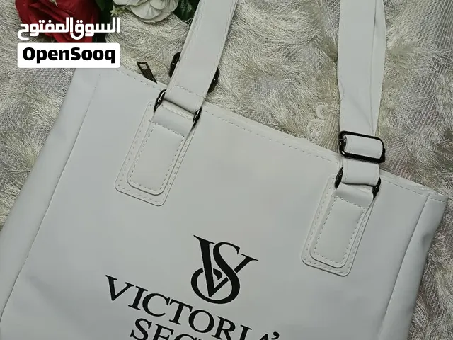 حقائب حديثه