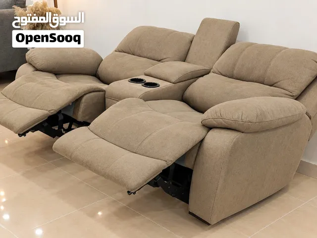 ريكلاينر مستورد  بمواصفات عاليه الجوده وبحاله ممتازة قمه بالروعه والفخامه والراحه لغرف المعيشه