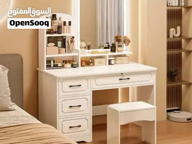 ميز تواليت جديد وجميل وأنيق توصلكم نفس الصوره كل صوره شكل مختلف