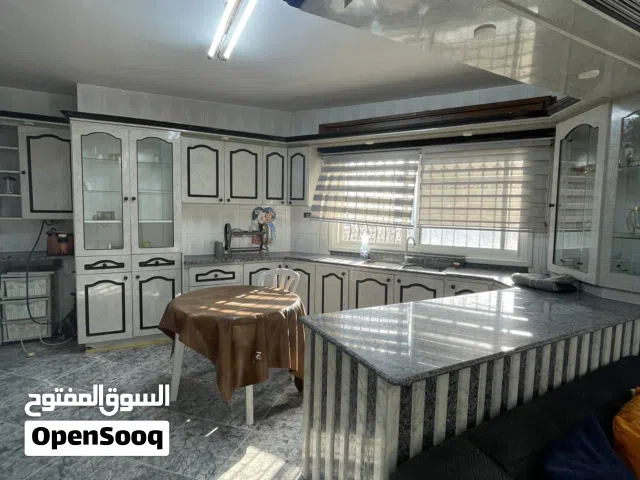 180 m2 3 Bedrooms Apartments for Rent in Nablus Aseera St.
