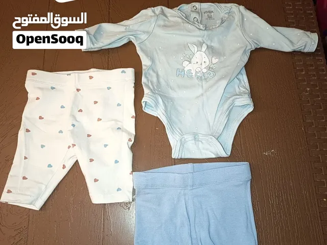 ملابس مستعملة لبنت من 1 شهر ل 12 شهر