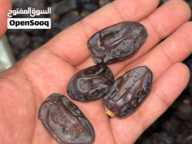 تمر للبيع اصناف مختلفه