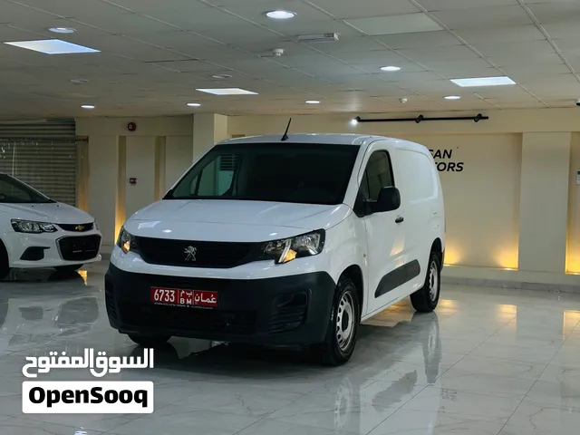 PEUGEOT PARTNER VAN  2023  GCC  EXCELENT CONDITION