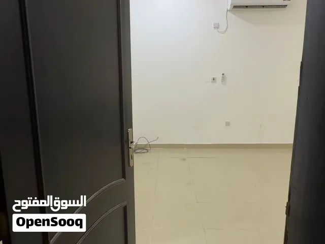 استديو للإيجار شامل الماء والكهرباء