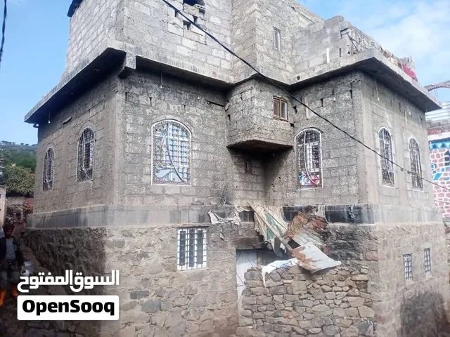 بيت عرطه في الريف قريب السوق ب 8مليون ريال
