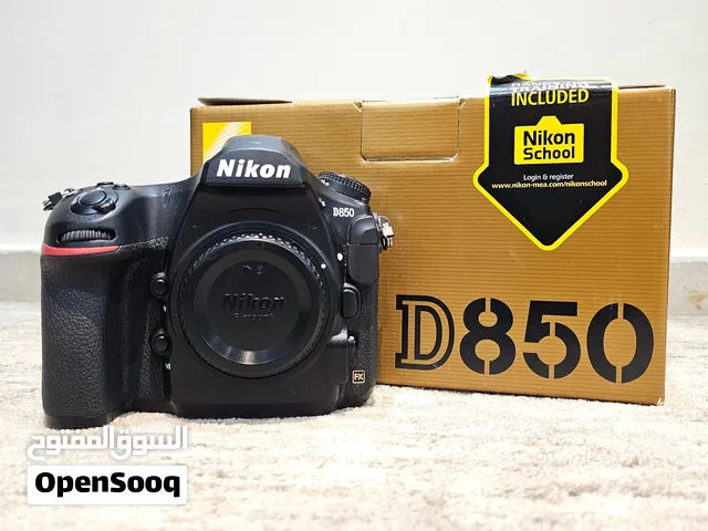 هيكل كاميرا Nikon D850 DSLR مع مقبض البطارية المتعدد Nikon MB-D18 - مستعمل