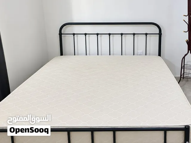 سرير حديد متين جدا كبير قابل للفك والتركيب بسهولة وسهل النقل مع المرتبة  iron large detachable bed