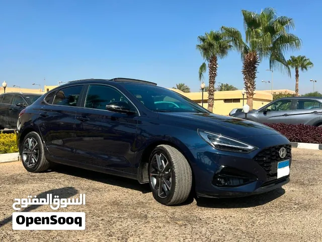 Hyundai i30 Fastback Redline 2— كسر ز  لو بتفكر في الزيرو... شوف دي الأول!  أعلى فئة