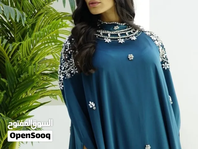 مطلوب مستثمر للمشاركة فى براند ملابس نسائيه فساتين ودراعات وعبي البراند مرخص من اقتصاديه دبي