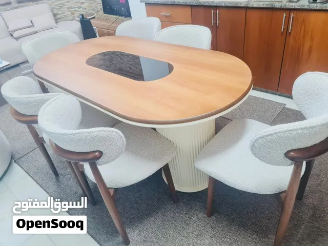 طاولة سفره و 6 كراسي شبة جديده