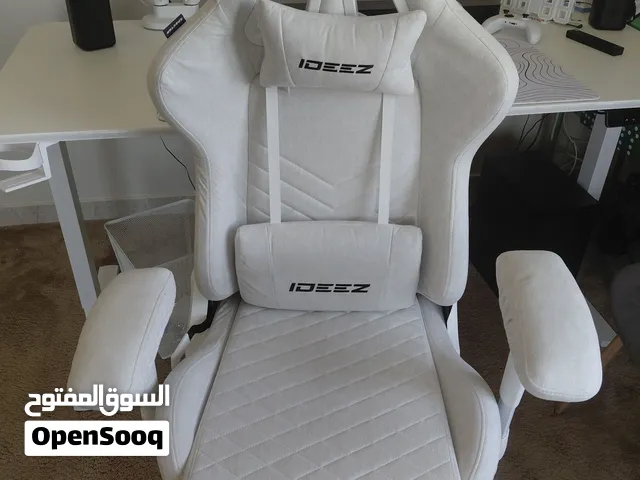 كرسي نظيف وجديد جيمنج مستعمل شهر فقط