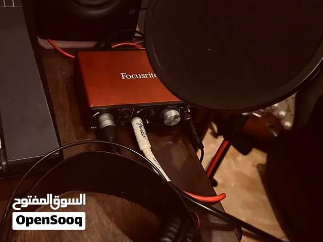 فSond card للبيع و سماعات تسجيل
