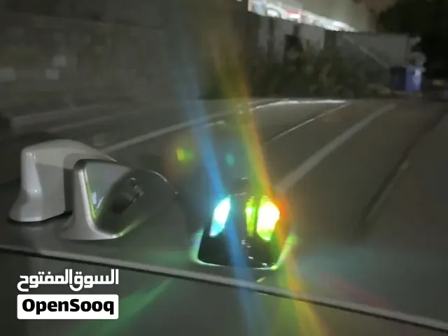 زعنفة ضوئية خلفية تعمل بالطاقة الشمسية جانبيه مزدوجة LED للسيارة -بإضاءة