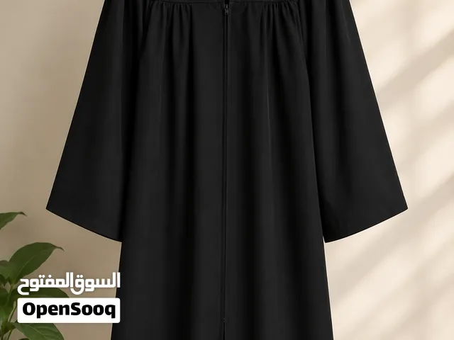 روب تخريج لون اسود لتخرج التوجيهي والجامعات والكليات لجلسات التصوير الفوتوغرافي لاجمل الذكريات