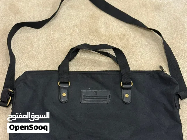 حقيبة لابتوب وعمالية أنيقة لون أسود - ممتازة للدوام والجامعة والسفر