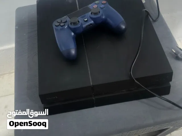 بلاستيشن 4  فات مستعمل مع ايدتين