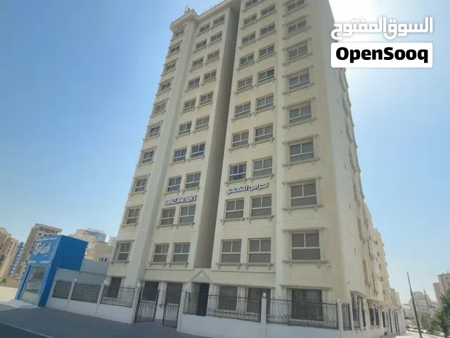 شقة فندقية مفروشة بالكامل مكونة من غرفتين وصالة وحمامين ومطبخ بالمهبولة للعائلات والشركات