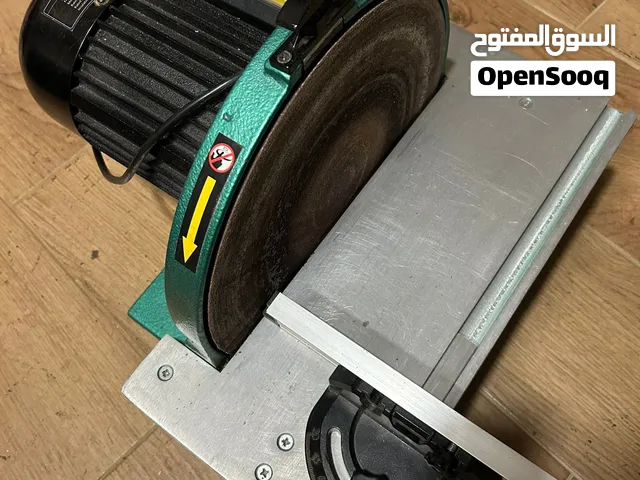 معدات للبيع