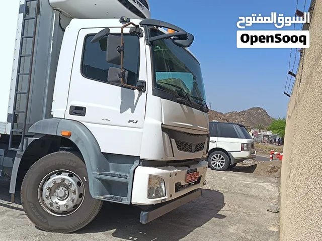 شاحنة براد /ثلاجة ميتسوبيشي موديل 2020 بحالة ممتازة للعمل والتجهيزات التجارية مطلوب 19 الف