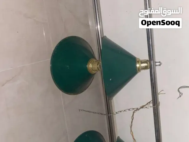 ضواو فوق طاولة البلياردو