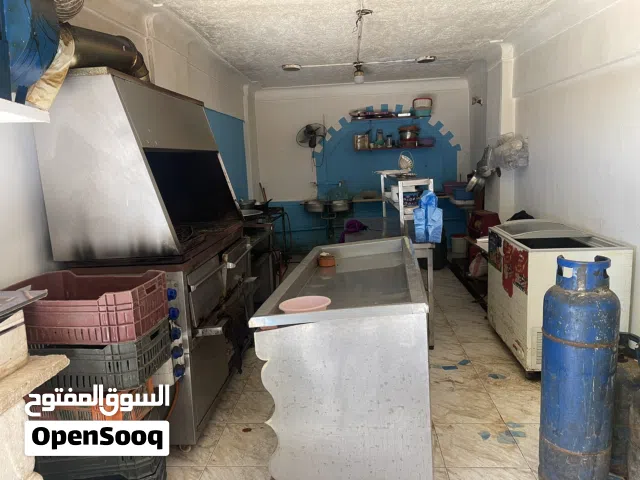 عده مطعم اسماك للبيع لعدم التفرغ