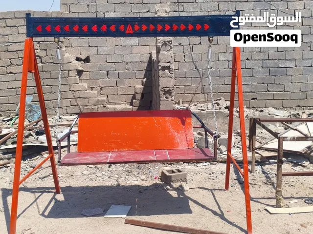 مرجوحة حديدية حجم وسط تتفصخ  تتحمل 3 أشخاص