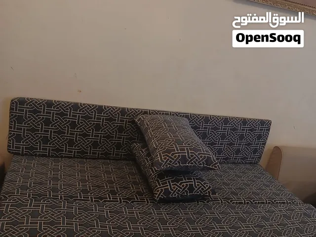 مجلس لبيع عربي
