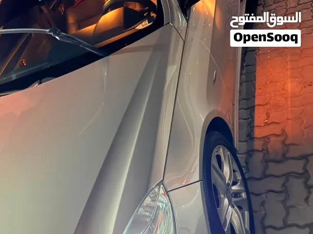 FOR SALE: Mercedes-Benz E200 Avantgarde 2010 (1.8L Turbo) للبيع: مرسيدس E200 أڤانجارد 2010 (تيربو)
