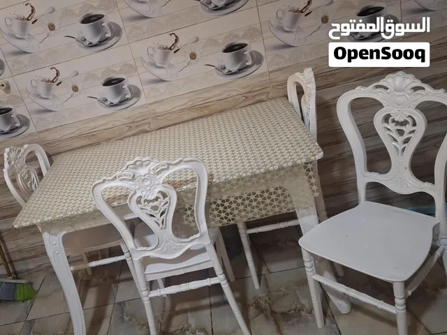 ميز طعام كل شي ما بيه