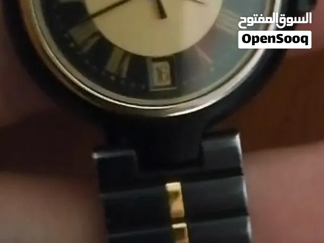 ساعة دنهل نظيفة جدا ولون مميز
