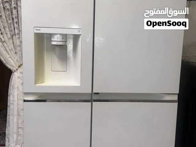 ثلاجه LG مستعمله جديده تعال وشوف من الشركه بيهه براد ومكعبات ثلج وثرامه ثلج السعر مليون و300 مجال