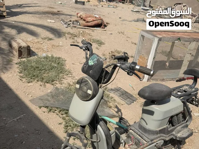 دراجة شحن للبيع فقط بطاريات عطلانه وكلشي شغال بيها ب 150 وبيها مجال