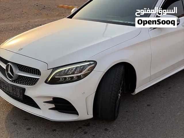 مرسيدس c200 نظيف جدا وبدون اي مشاكل دق سلف وتوكل ثاني مالك السياره استخدام شخصي من الوكاله السيارة.