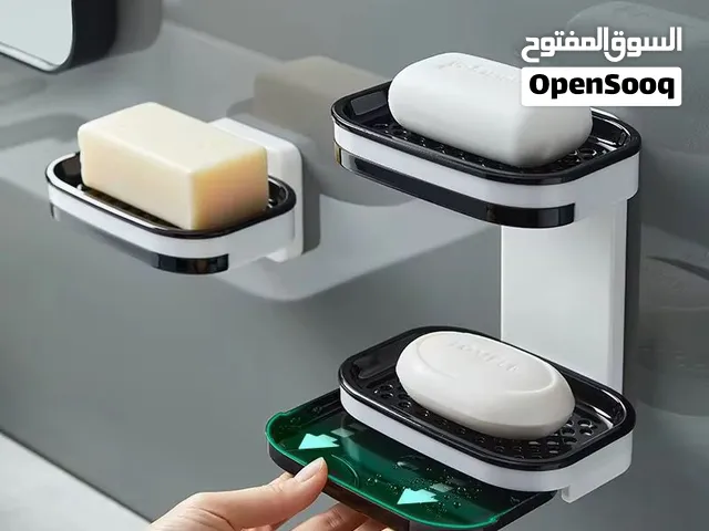 هذا المنتج عبارة عن حامل صابون جداري مزدوج الطبقات يتميز بتصميم يوفر تصريفًا فعالًا للمياه