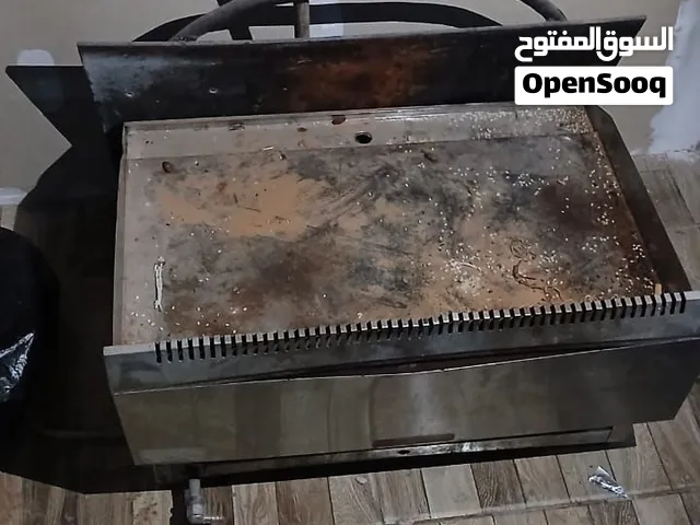 معدات مطعم كاملة متكاملة باقي الصور خش خاص مستعملات 3 شهور نضافة لاقوة اللا بالله تفرج على النضافة