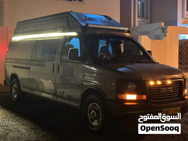 GMC Savana كرفان مجهز بالكامل للرحلات