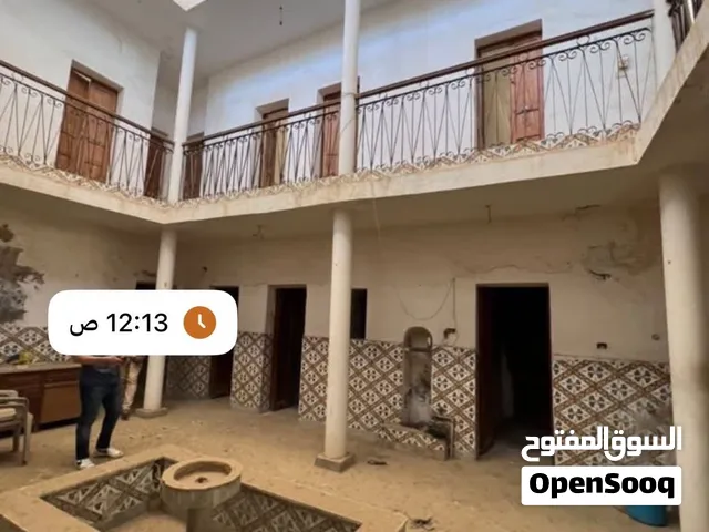 فندق للبيع داخل سوق المشير طرابلس