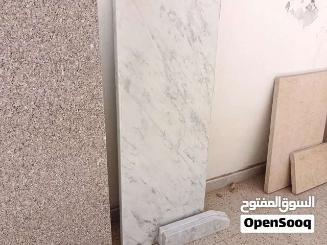 رخام جديد ومستعمل معاهم حوض مستعمل ( المقاسات في الوصف )