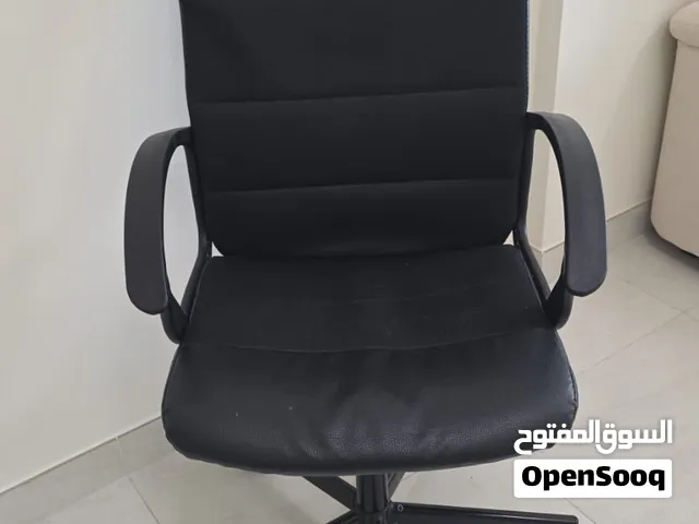 black desk chair excellent condition