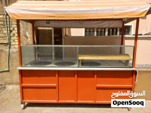 عربة مطاعم بحالة ممتازة وجاهزة للعمل تنفع لبيع البركر وجميع المقليات