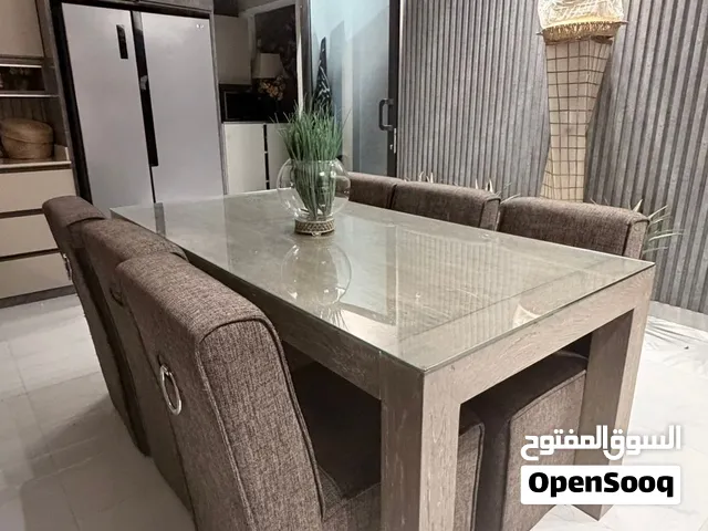 Dining Table Set for Sale 120BD - طاولة طعام مع 6 كراسي للبيع بسعر 120 دينار