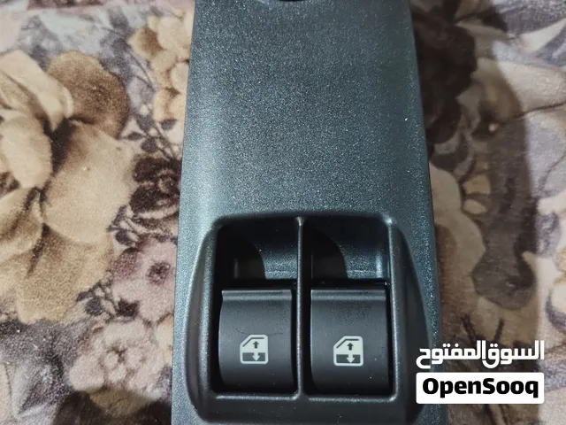 مفتاح تحكم رئيسي بنوافذ الأبواب