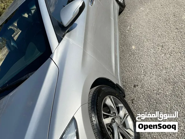 Used Hyundai Elantra in Amman