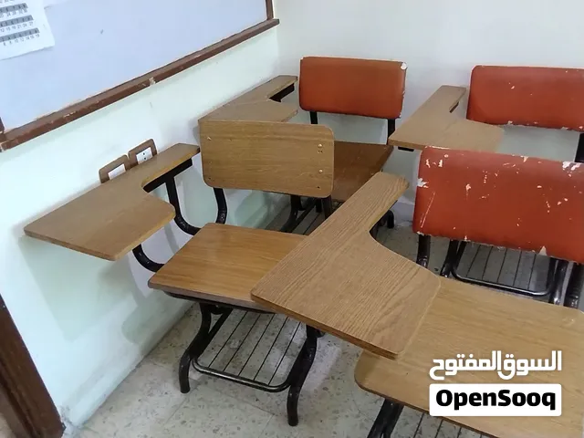 مقاعد دراسية مستعملة وبحالة جيدة للبيع