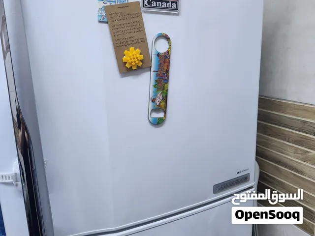 ثلاجة توشيبا بحالة ممتازة