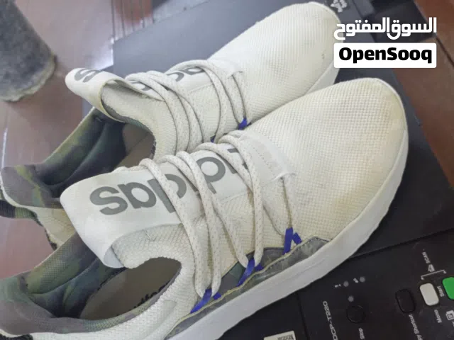 حذاء اديداس ابيض اصلي وكالة مستخدم