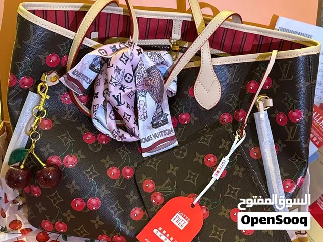 عرض Louis Vuitton  شنطة