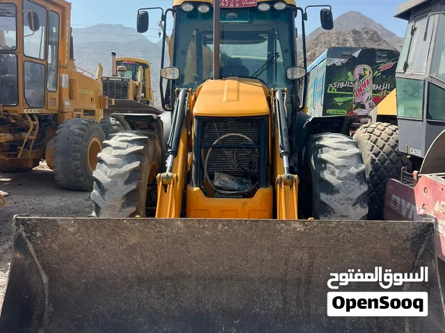 بيع سيارة من نوع جي سي 4cx موديل 2013